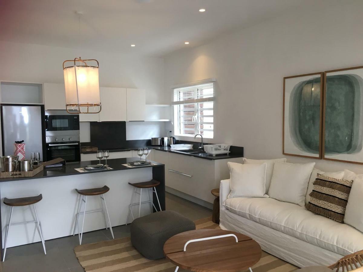 Obiches Luxury Beachfront Apartment Trou-Aux-Biches Dış mekan fotoğraf