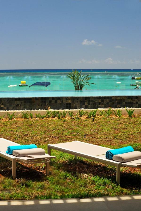 Obiches Luxury Beachfront Apartment Trou-Aux-Biches Dış mekan fotoğraf