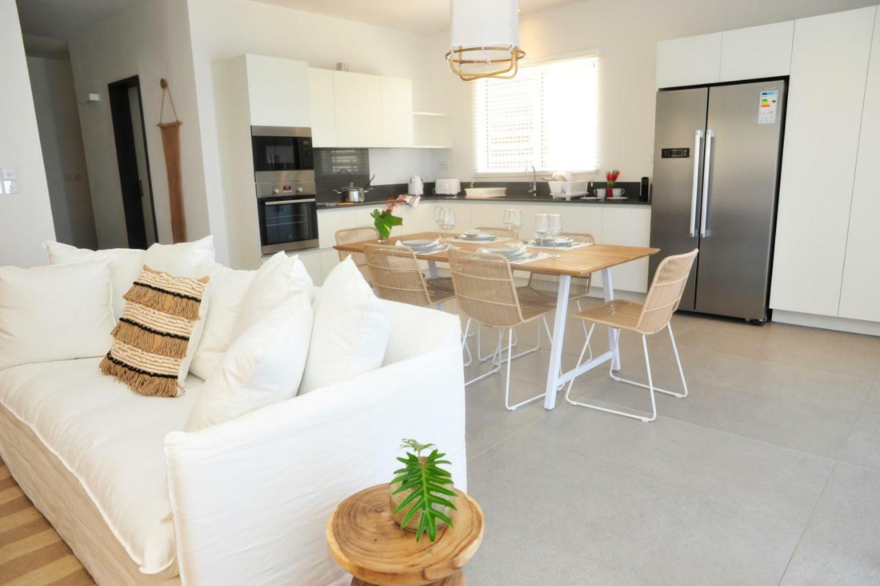 Obiches Luxury Beachfront Apartment Trou-Aux-Biches Dış mekan fotoğraf